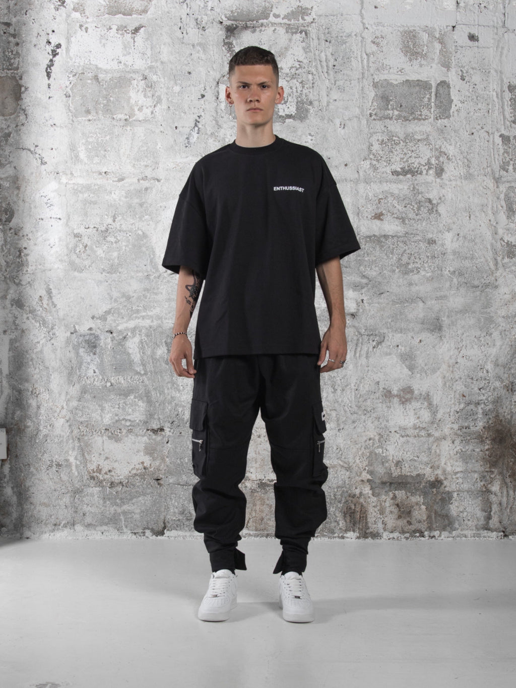 ENTHUSSIAST BLACK T-SHIRT