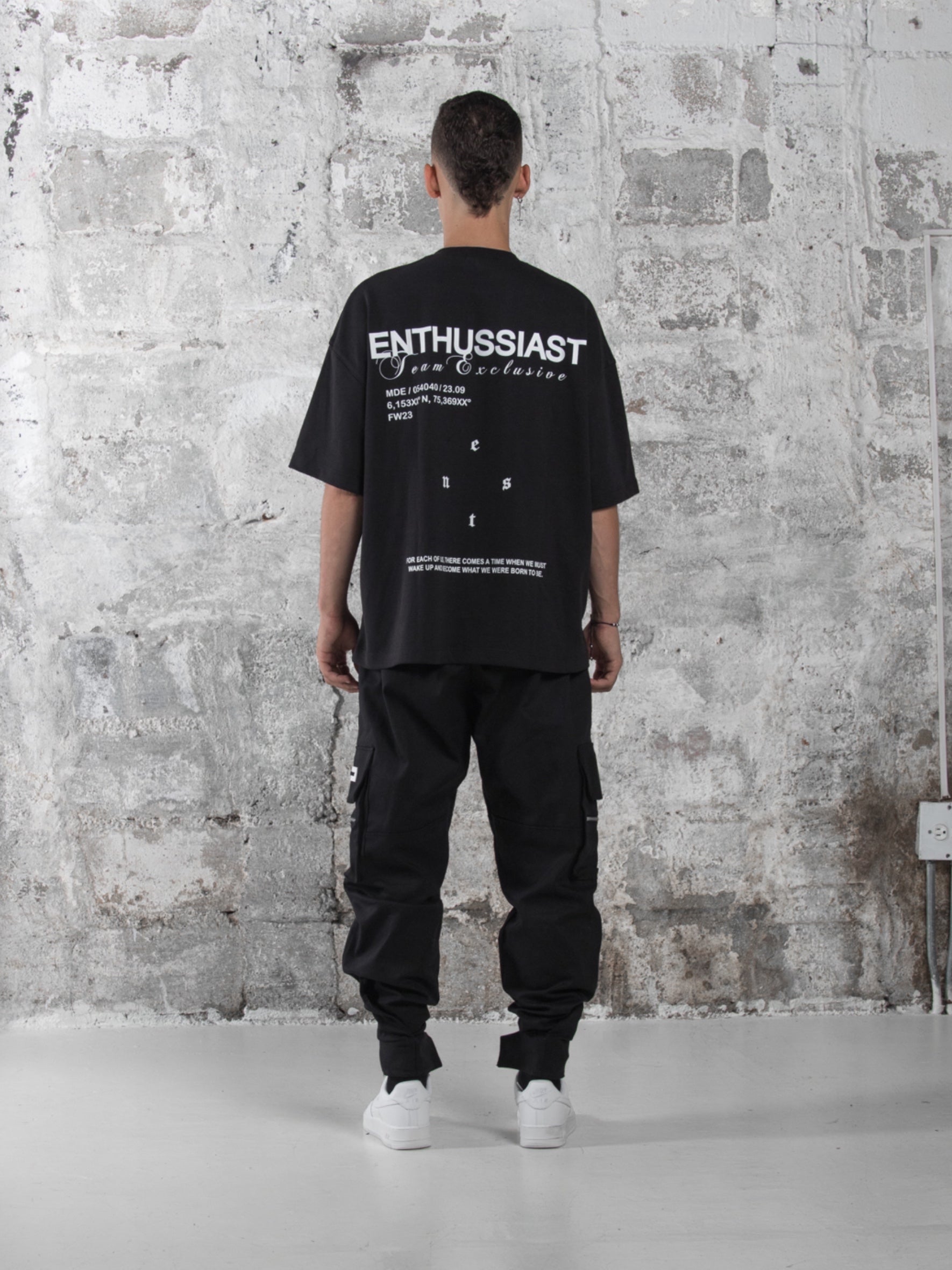ENTHUSSIAST BLACK T-SHIRT