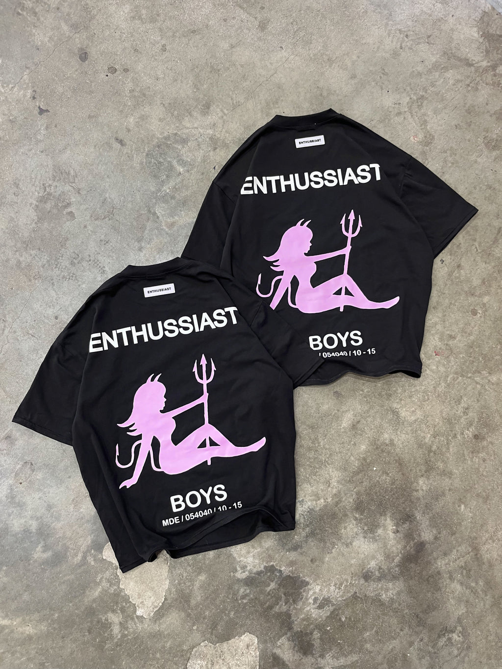 ENTHUSSIAST SHE/DEVIL BLACK T-SHIRT