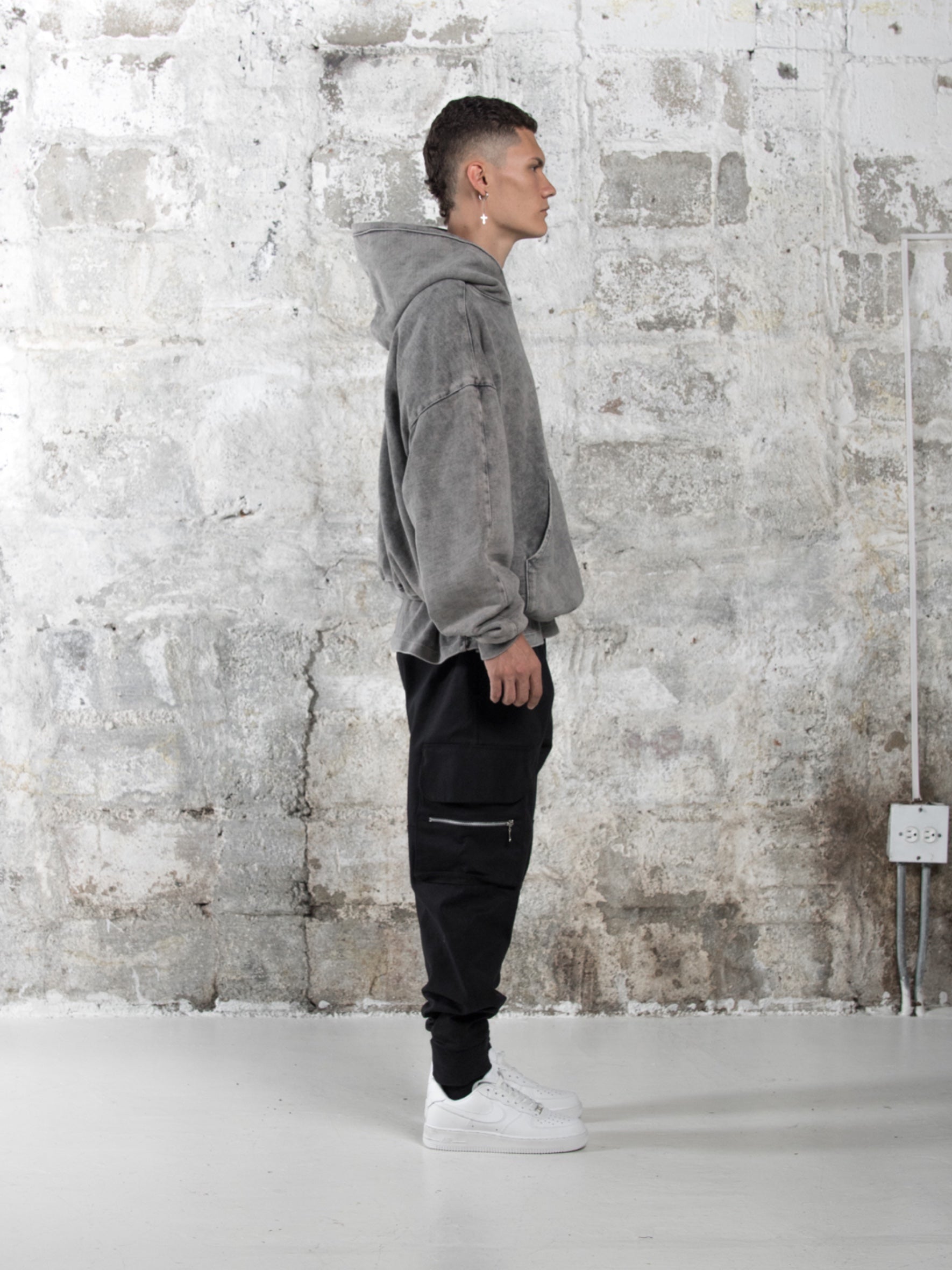 ENTHUSSIAST VINTAGE GREY HOODIE.