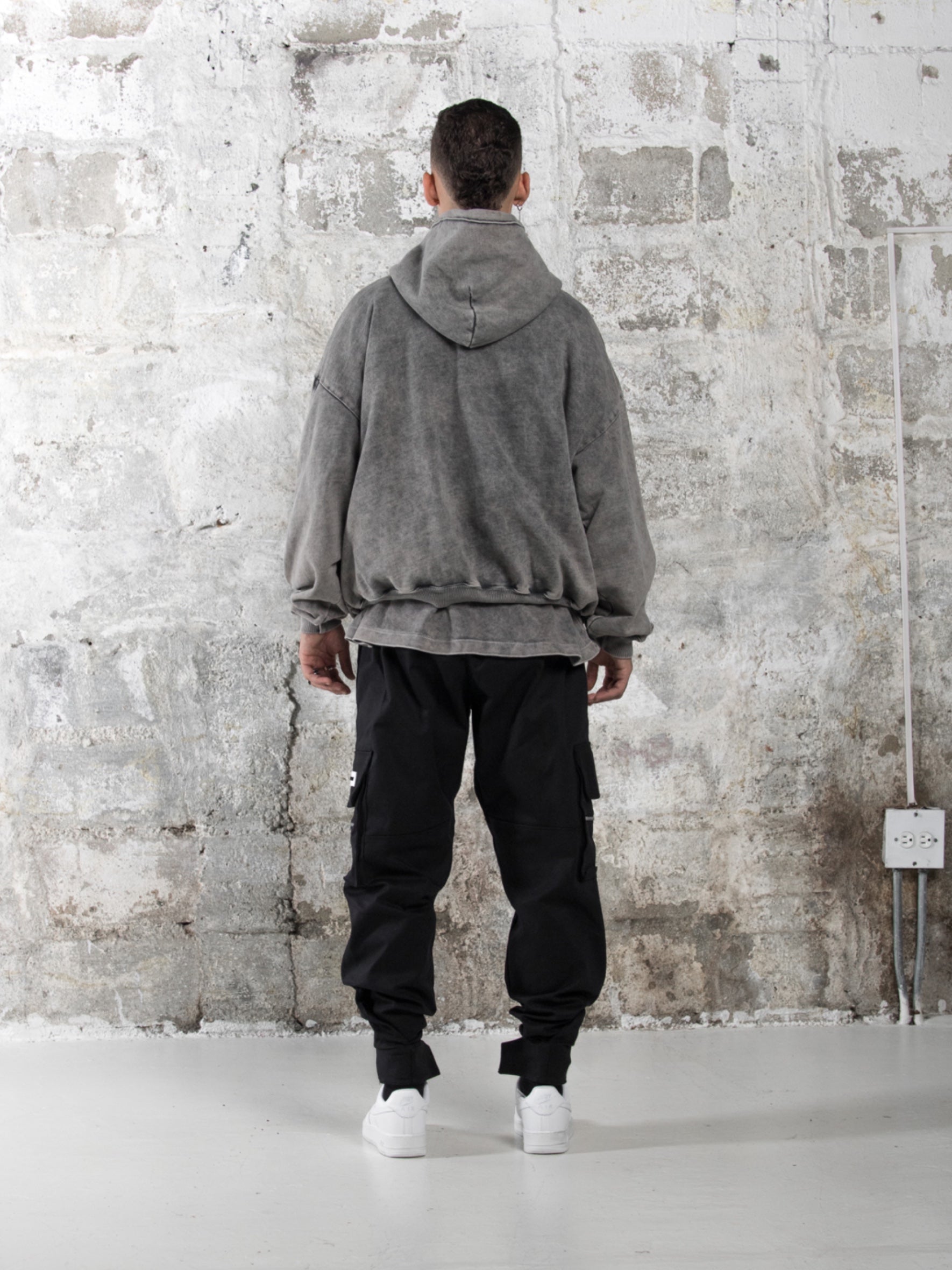 ENTHUSSIAST VINTAGE GREY HOODIE.