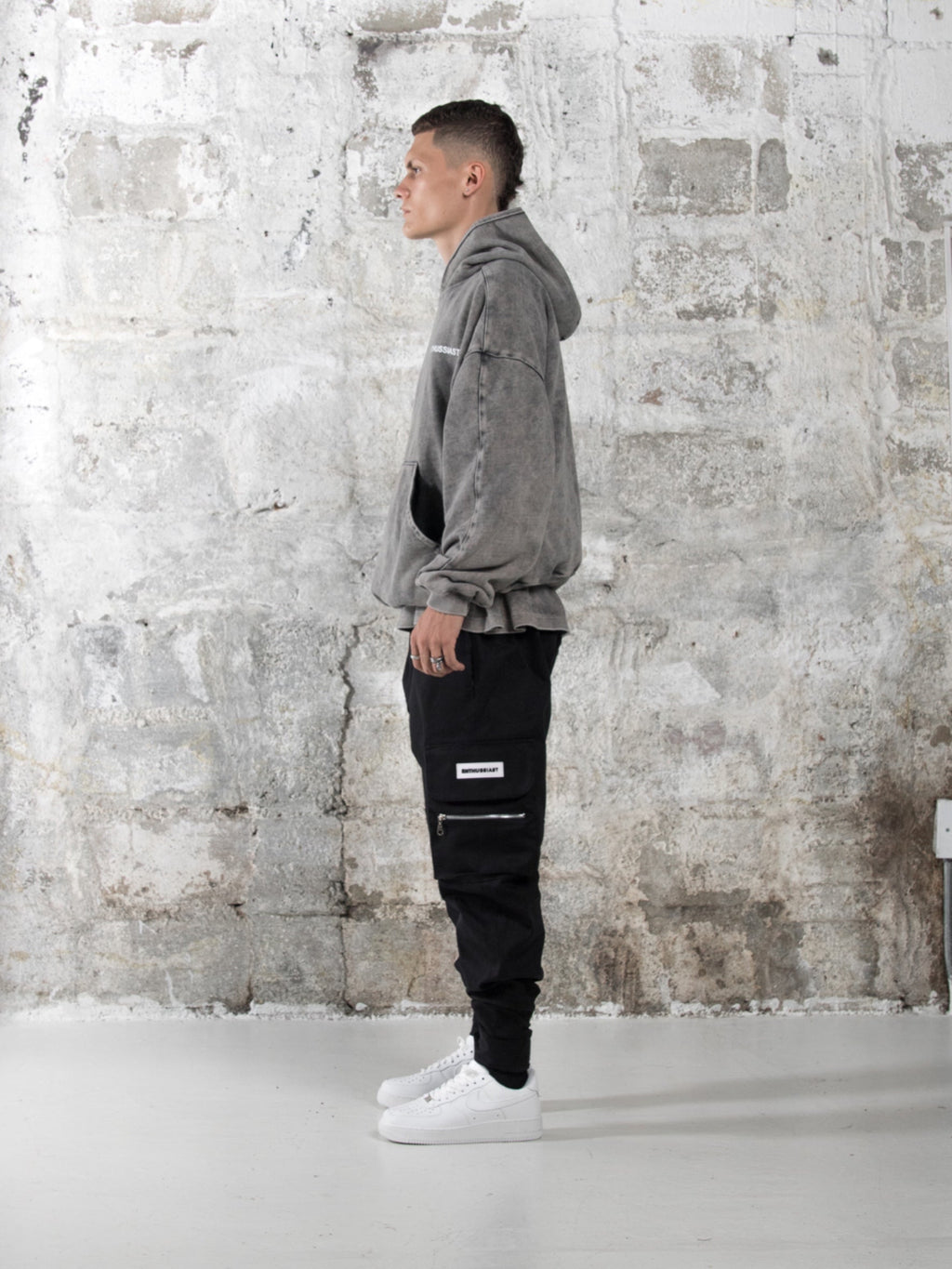 ENTHUSSIAST VINTAGE GREY HOODIE.